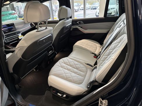 New 2026 BMW X7 xDrive40i image 24