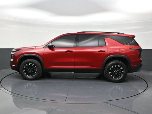 Used 2025 Chevrolet Traverse Z71 w/ Enhanced Driving Package AWD/4WD image 2
