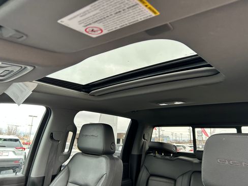 Used 2022 GMC Sierra 3500 Denali w/ Denali Ultimate Package image 29