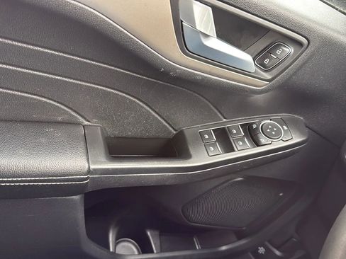 Used 2022 Ford Escape SEL image 22