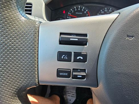 Used 2015 Nissan Frontier SV w/ SV Value Truck Package RWD image 32
