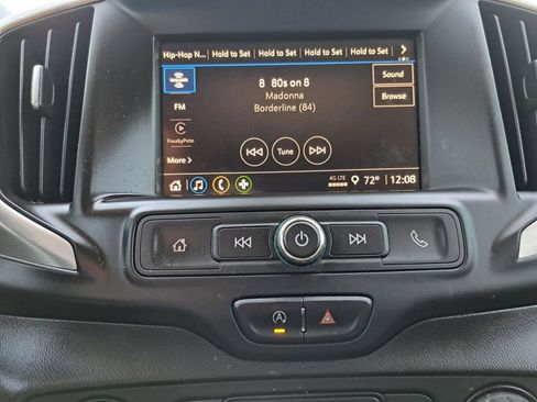 Used 2022 GMC Terrain SLE image 10