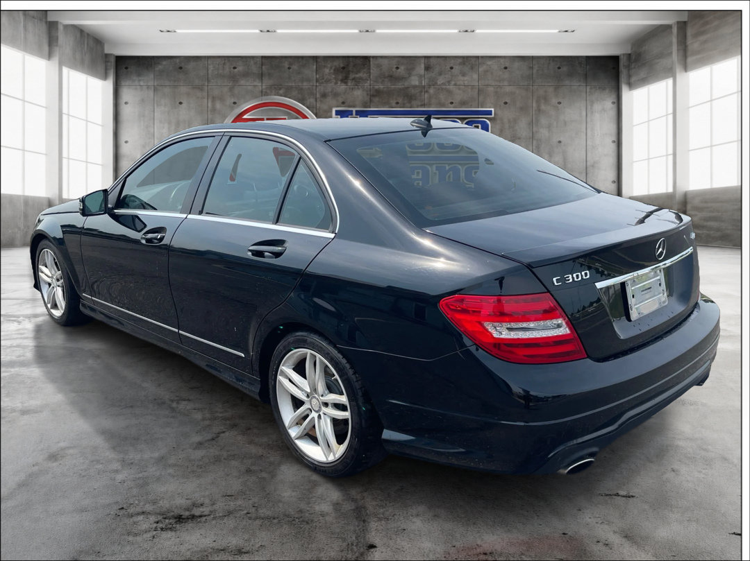 Used 2014 Mercedes-Benz C 300 4MATIC Sedan image 7