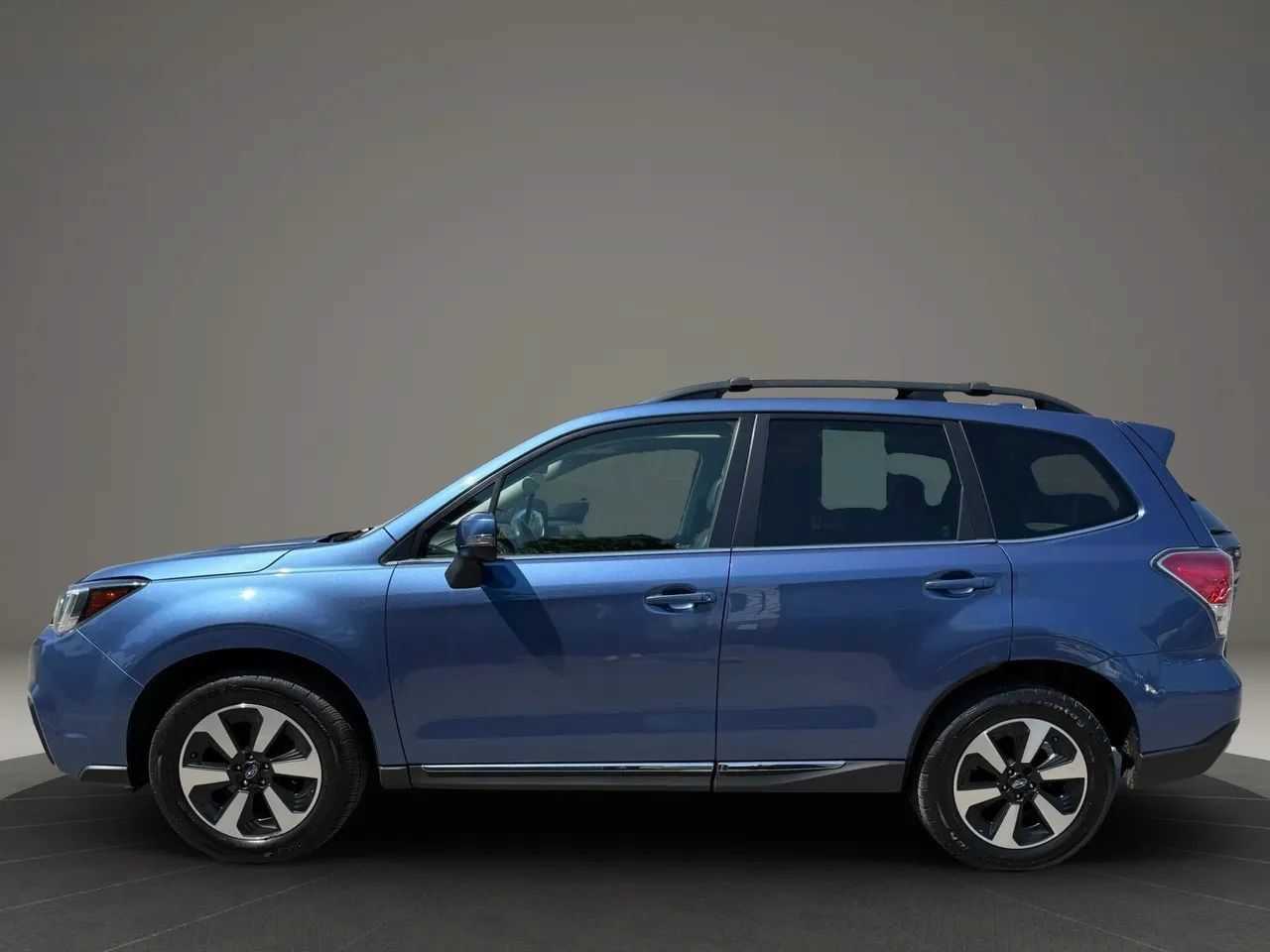 Used 2018 Subaru Forester 2.5i Touring w/ Popular Package #2 AWD/4WD image 9