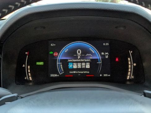 Used 2025 Toyota Camry SE FWD image 10