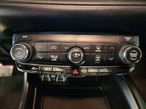 Used 2022 Dodge Durango SXT w/ Blacktop Package image 26