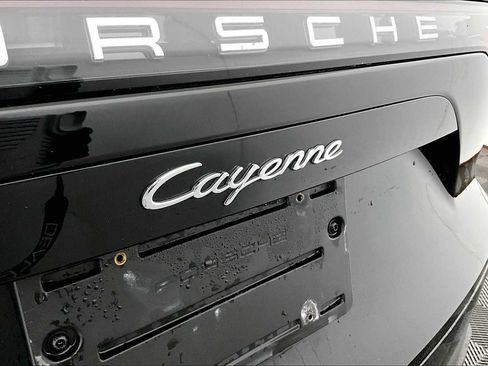 Used 2022 Porsche Cayenne image 17