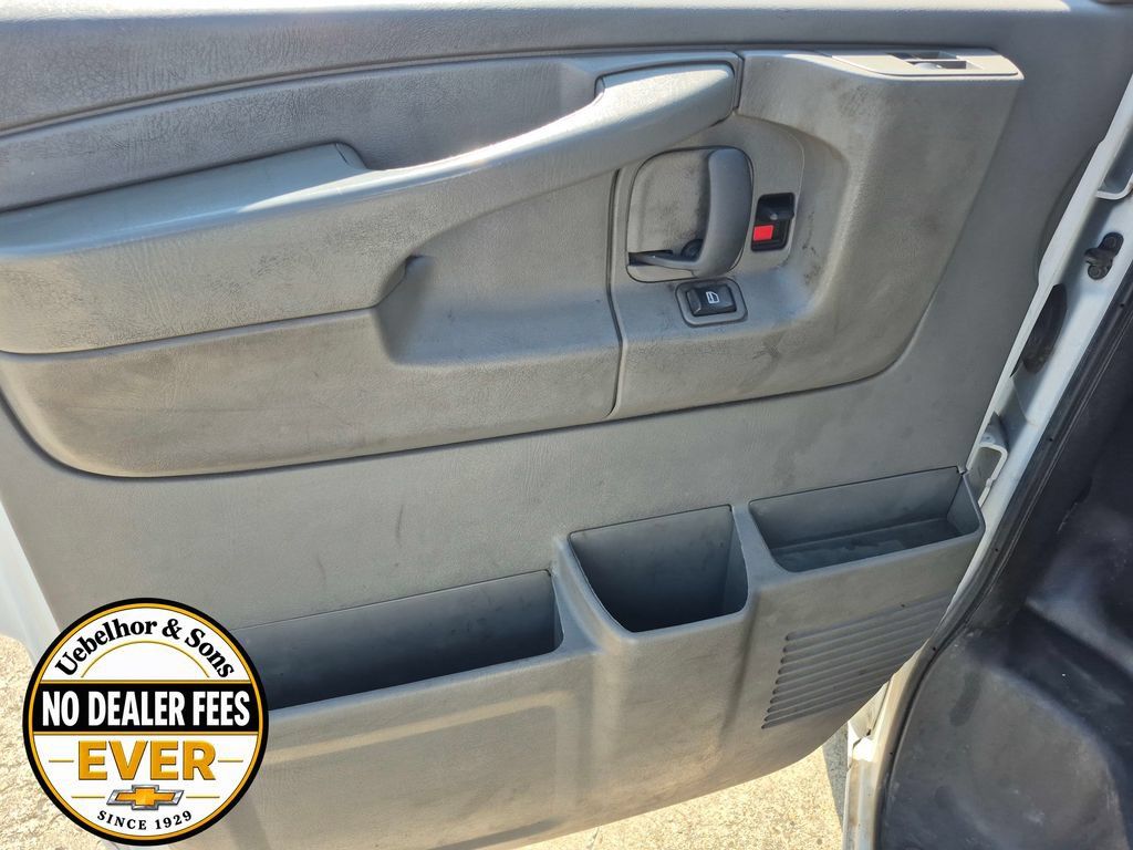 Used 2015 Chevrolet Express 3500 Extended RWD image 14