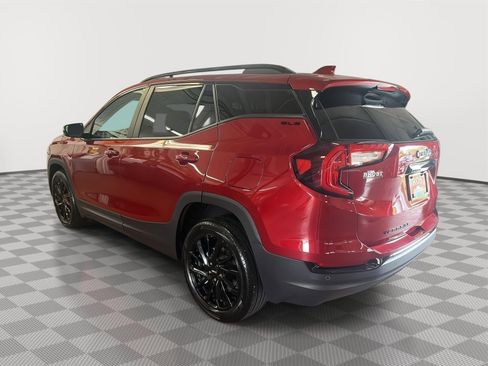 Used 2023 GMC Terrain SLE w/ Driver Convenience Package image 6