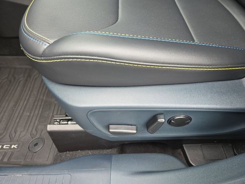 Certified 2025 Ford Maverick Lobo image 12