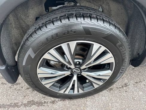 Certified 2023 Nissan Rogue SV AWD/4WD image 33