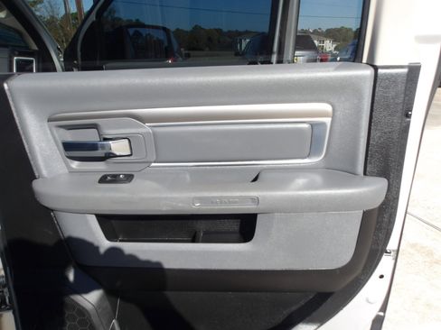 Used 2019 RAM 1500 Lone Star image 7