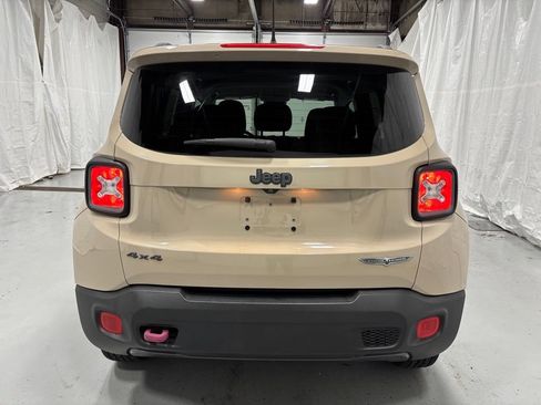 Used 2017 Jeep Renegade Trailhawk AWD/4WD image 6
