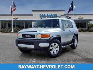 Used 2008 Toyota FJ Cruiser 2WD w/ Upgrade Pkg 2 video 1