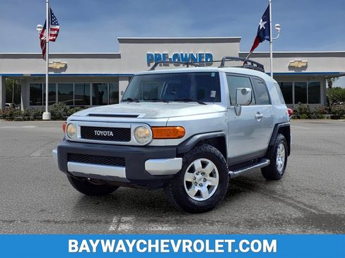 Used 2008 Toyota FJ Cruiser 2WD w/ Upgrade Pkg 2 image 1