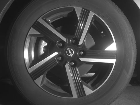 Used 2025 Nissan Sentra SV FWD image 12