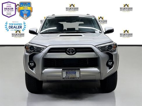 Used 2024 Toyota 4Runner TRD Off-Road Premium AWD/4WD image 2