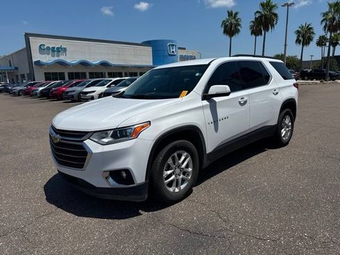 Used 2021 Chevrolet Traverse LT FWD image 1