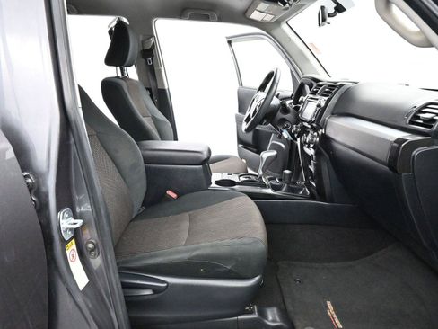 Used 2019 Toyota 4Runner TRD Off-Road image 32