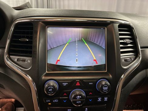 Used 2015 Jeep Grand Cherokee Laredo w/ Security & Convenience Group AWD/4WD image 16