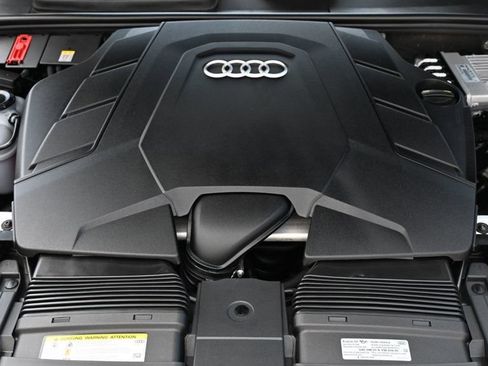 Used 2020 Audi Q8 Premium Plus w/ Premium Plus Package AWD/4WD image 25