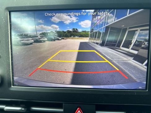 Used 2023 Hyundai Elantra Blue FWD image 18