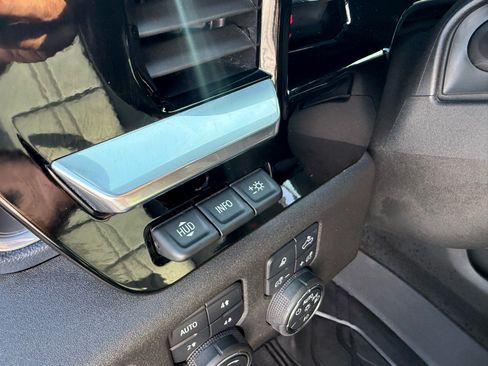 Used 2025 Chevrolet Silverado 3500 High Country w/ High Country Premium Package AWD/4WD image 25