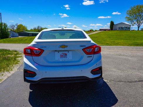 Used 2017 Chevrolet Cruze Premier FWD image 4