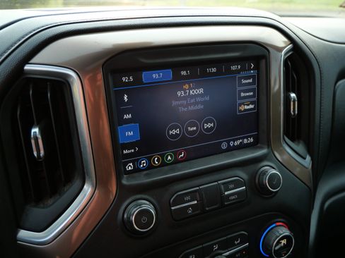 Used 2020 Chevrolet Silverado 1500 High Country w/ Technology Package AWD/4WD image 40
