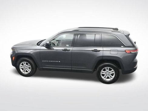 Used 2024 Jeep Grand Cherokee Laredo RWD image 31