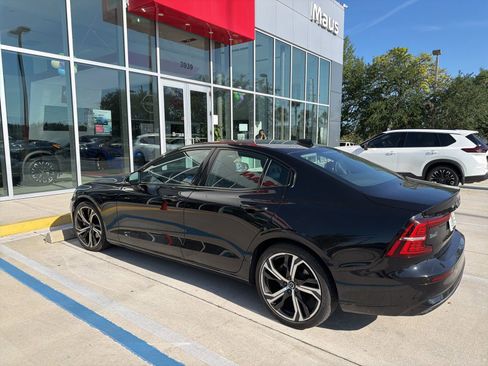 Used 2024 Volvo S60 B5 Core image 3