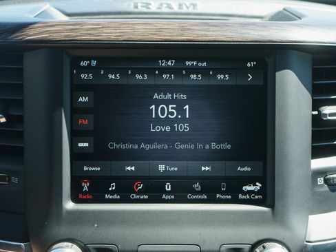 Used 2020 RAM 1500 Laramie AWD/4WD image 15