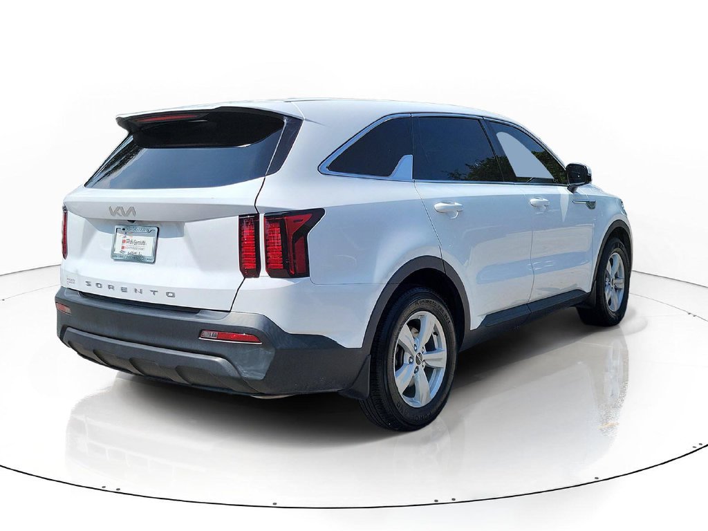 Used 2022 Kia Sorento LX FWD image 6