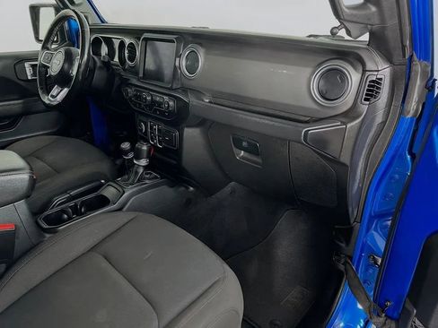 Used 2021 Jeep Gladiator Overland image 29