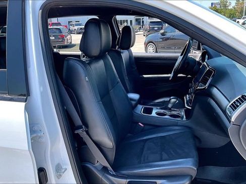 Used 2019 Jeep Grand Cherokee Altitude RWD image 29