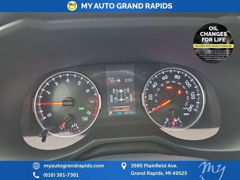 Used 2021 Toyota RAV4 XLE image 17