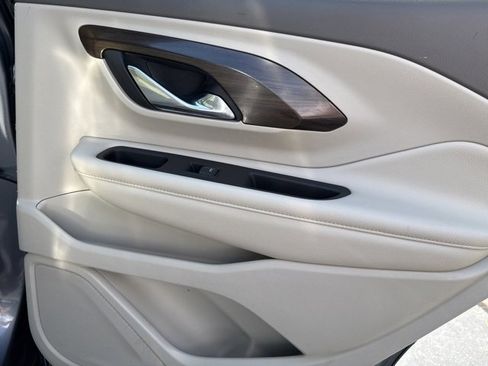 Used 2018 GMC Terrain Denali w/ Advanced Safety Package image 29