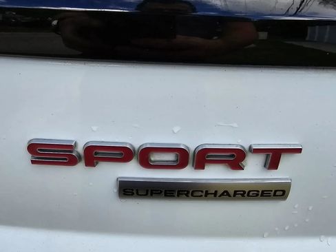 Used 2018 Land Rover Range Rover Sport HSE Dynamic image 16