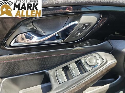 Used 2023 Chevrolet Traverse RS AWD/4WD image 23