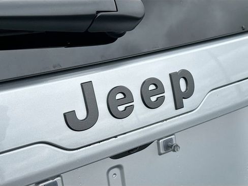 New 2026 Jeep Cherokee Limited image 19