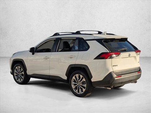 Used 2019 Toyota RAV4 XLE Premium w/ Advanced Technology Package FWD image 7