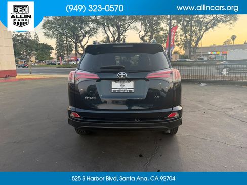 Used 2017 Toyota RAV4 LE w/ Carpet Mat Package FWD image 4