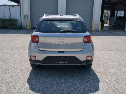 New 2026 Hyundai Venue SEL FWD image 6