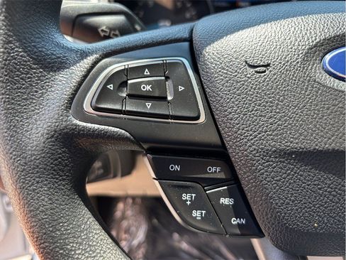 Used 2017 Ford Focus SE FWD image 19