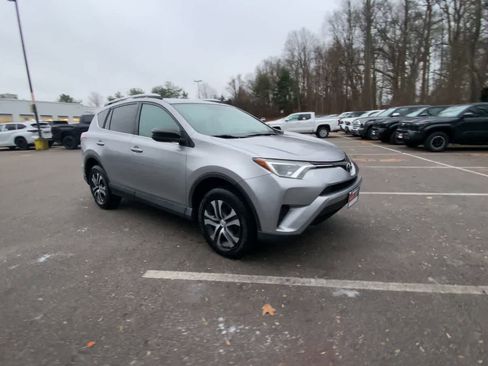Used 2016 Toyota RAV4 LE image 8