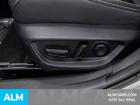 Used 2025 Toyota Camry SE image 28