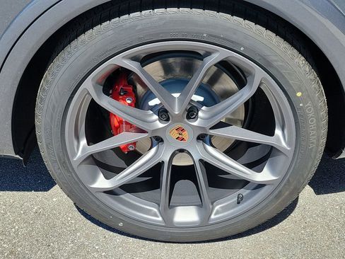 New 2026 Porsche Cayenne GTS image 11