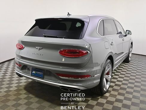 Used 2024 Bentley Bentayga Extended Wheelbase image 6