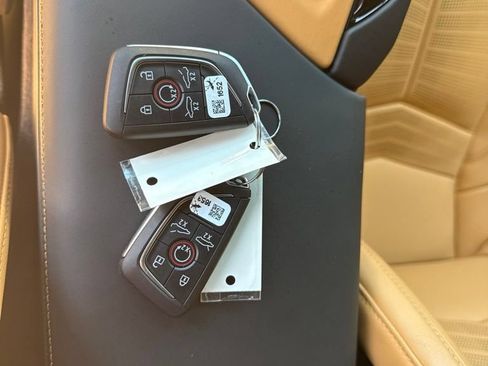 Used 2025 Chevrolet Corvette Z06 RWD image 36