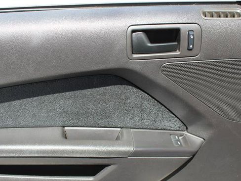 Used 2010 Ford Mustang GT RWD image 22